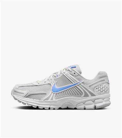 baby blue nike vomero.